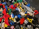 1.9 kg Lego minifigurer (90s) thumbnail