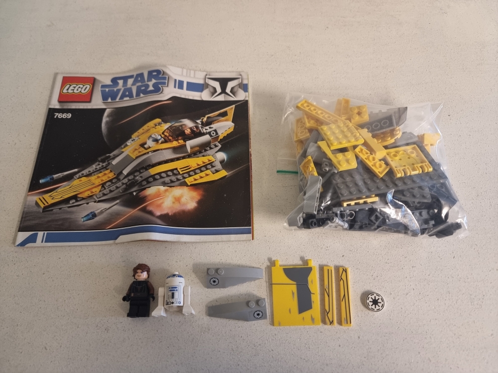 Sett 7669 fra Lego Star Wars: The Clone Wars serien
Meget pent.
Komplett med manual.