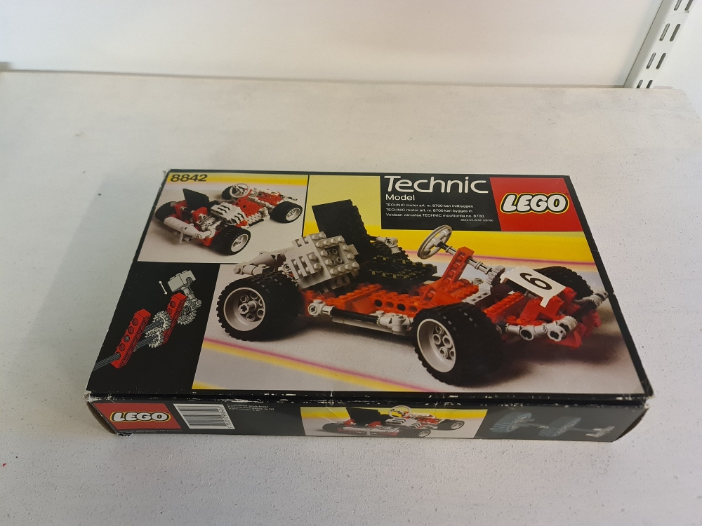 Sett 8842 fra lego Technic serien.
Komplett I god stand. Med manual og eske.