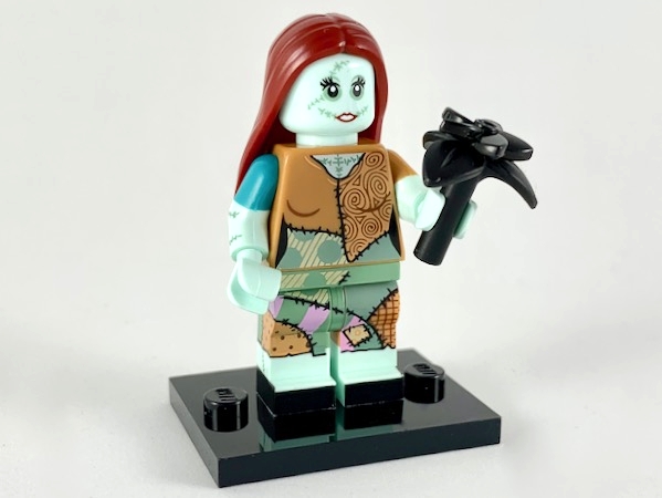 Sally, Disney, Series 2 (Complete Set with Stand and Accessories)
Komplett i god stand.