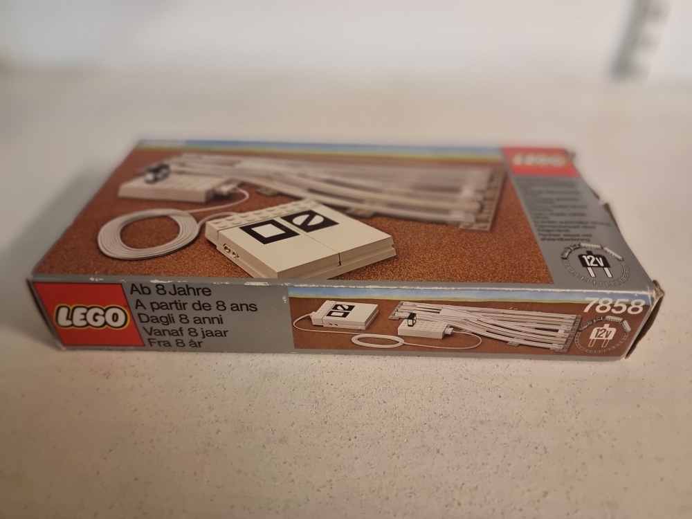 Sett 7858 fra Lego Train : 12V serien
I god stand.
Komplett med manual og eske.
Testet og fungerer.
