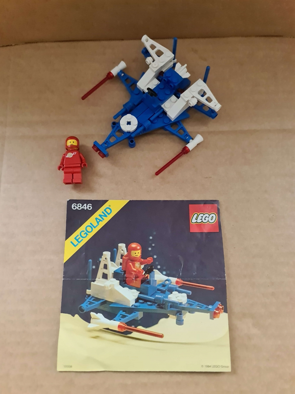 Sett 6846 fra Lego Classic Space serien
Meget pent. Komplett med manual.