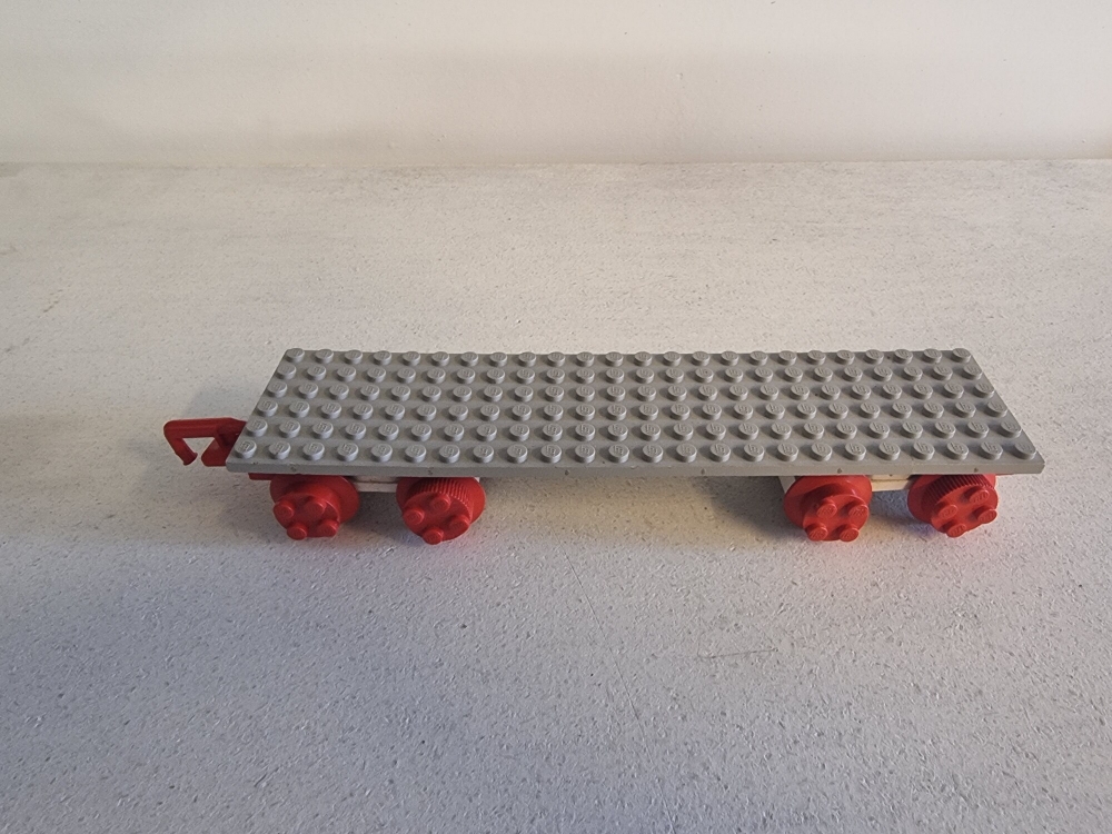 Sett 153 fra Lego Train : 4.5v serien.
Pent sett. Noe bruksmerker osv grunnet alder.
Komplett uten manual.