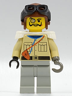 Lord Sam Sinister / Baron von Barron - Tan Shirt, Light Gray Legs, Brown Aviator Cap, Black Goggles, White Epaulettes
Komplett i god stand.