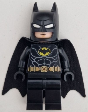 Batman - Black Suit, Gold Belt, Cowl with White Eyes, Neutral / Angry with Bared Teeth
Komplett i god stand.