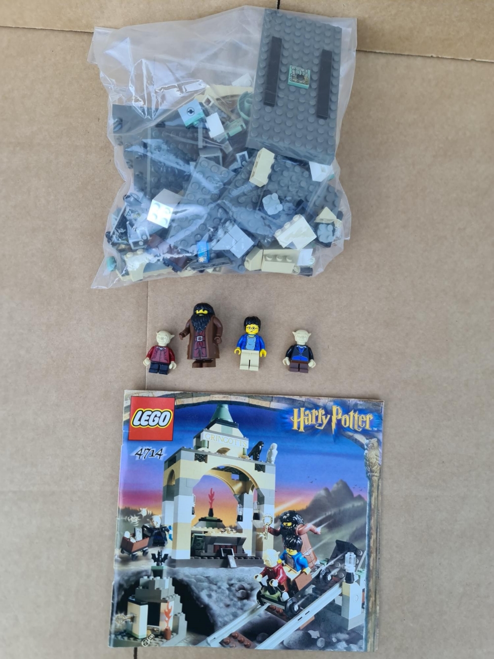 Sett 4714 fra Lego Harry Potter : Sorcerer's Stone serien.
Meget pent.
Komplett med manual.
