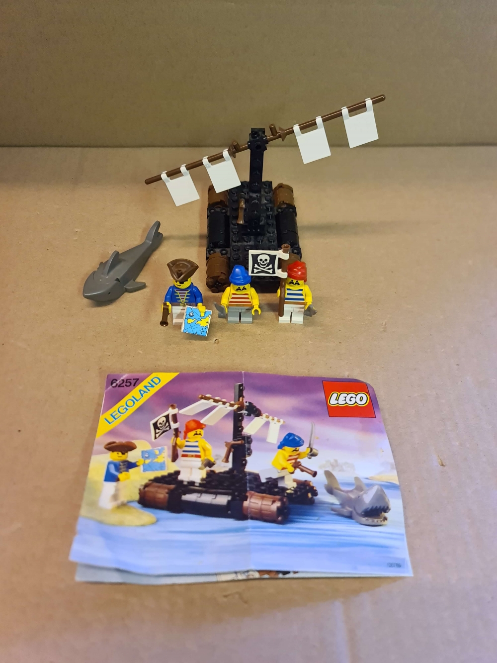 Sett 6257 fra Lego Pirates : Pirates 1 serien.
Komplett flott sett med manual. 