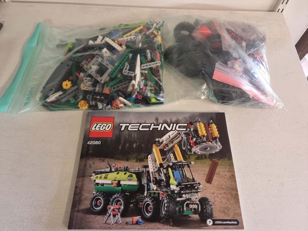 Sett 42080 fra Lego Technic serien.
Som nytt.
Komplett med manual.