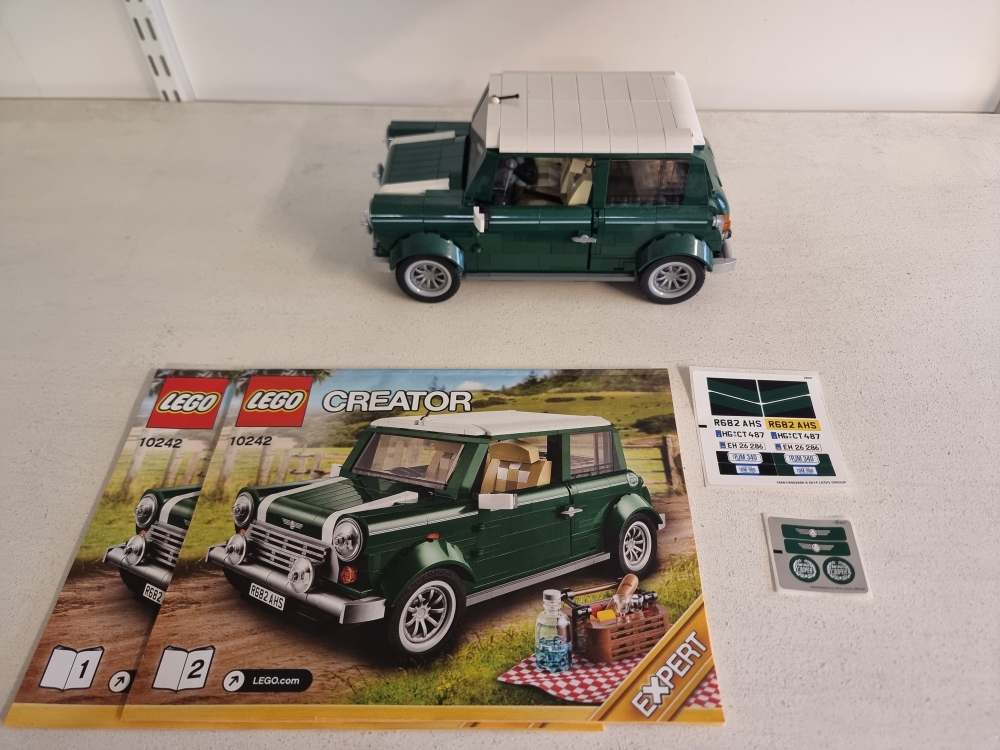Sett 10242 fra Lego Icons serien.
Som nytt.
Komplett med manualer og ubrukte klistremerker.