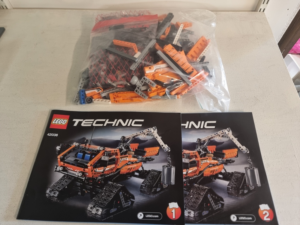 Sett 42038 fra Lego Technic serien.
Som nytt.
Komplett med manualer.