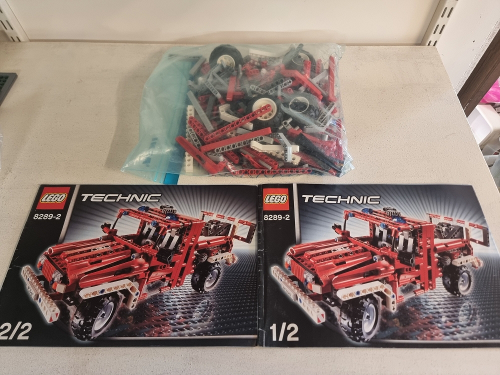 Sett 8289 fra Lego Technic serien.
Meget pent.
Komplett med manualer.