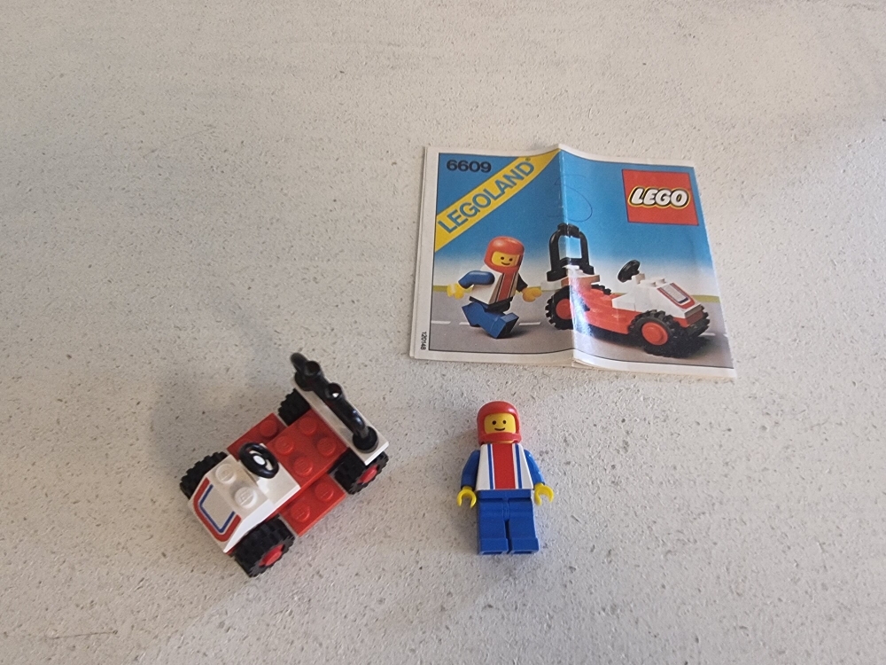 Sett 6609 fra Lego Classic Town serien.
Flott sett. 
Komplett med manual.

