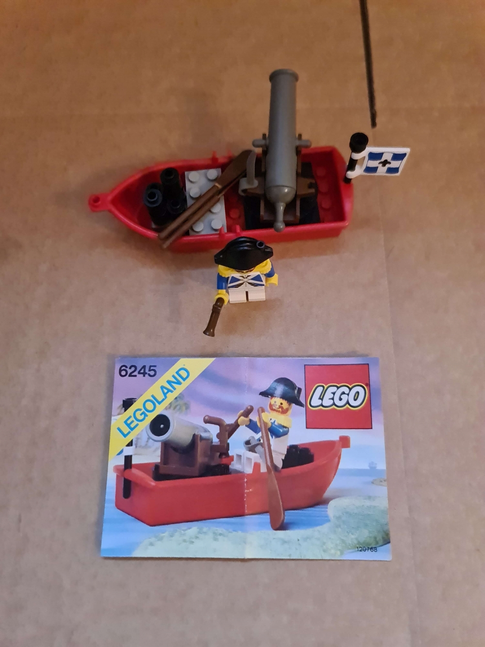 Sett 6245 fra Lego Pirates : Pirates 1 serien.

Meget pent. Nydelig figur.
Komplett med manual.