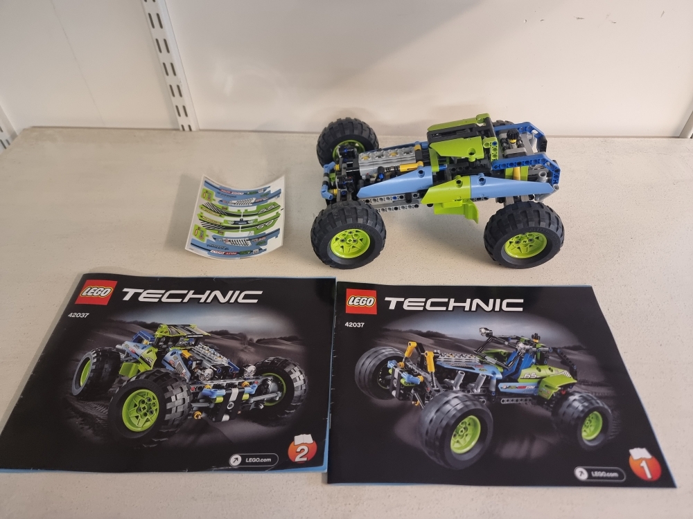 Sett 42037 fra Lego Technic serien.
Som nytt.
Komplett med manualer og ubrukte klistremerker.