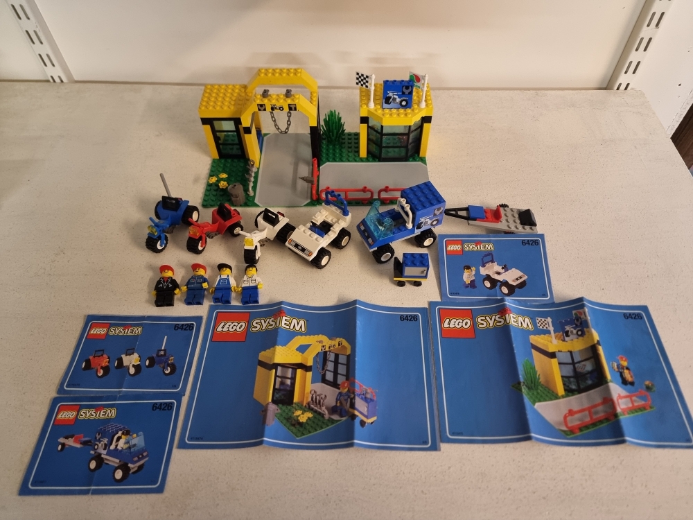 Sett 6426 fra Lego Town serien.
Pent sett.
Komplett med manualer.