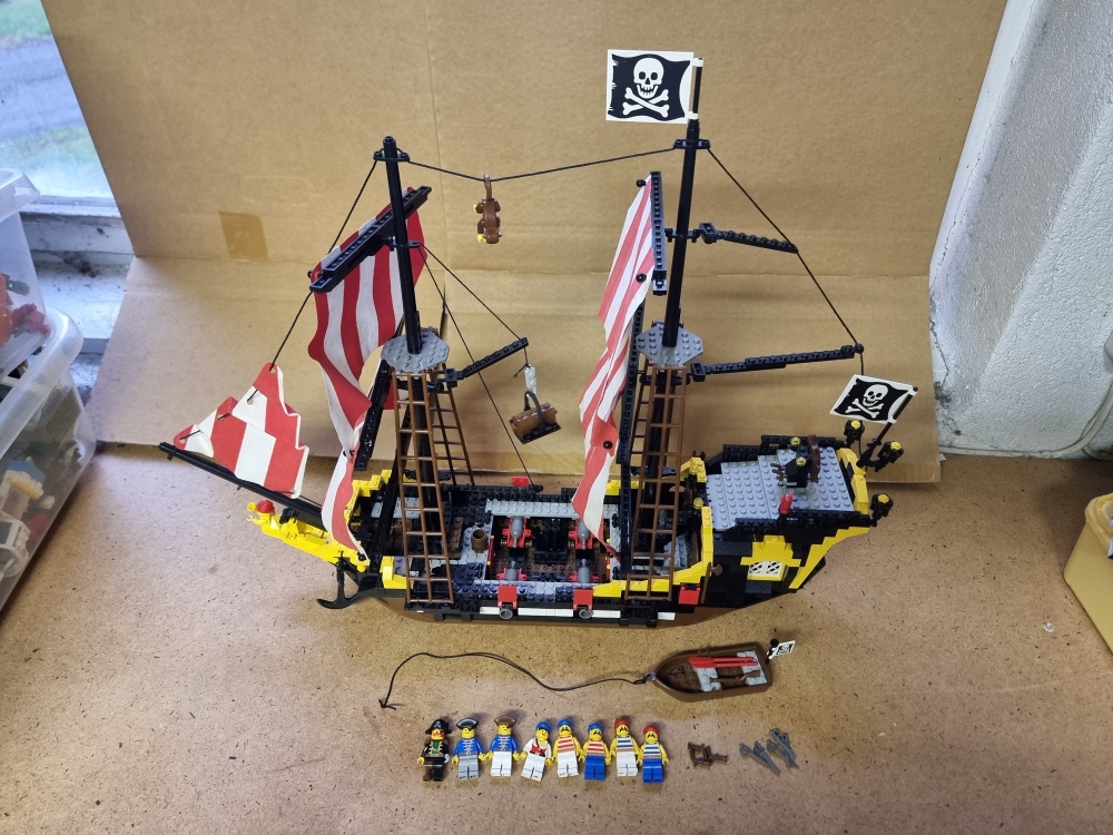 Sett 6285 fra lego Pirates 1 serien.
Pent sett. Noe bruksmerker grunnet alder.
Komplett med manual.