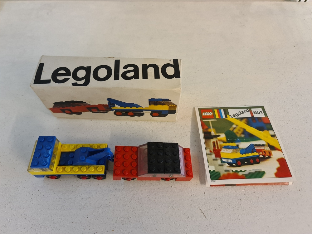 Sett 651 fra Lego Legoland serien
Komplett i god stand.
Med manual og eske.
