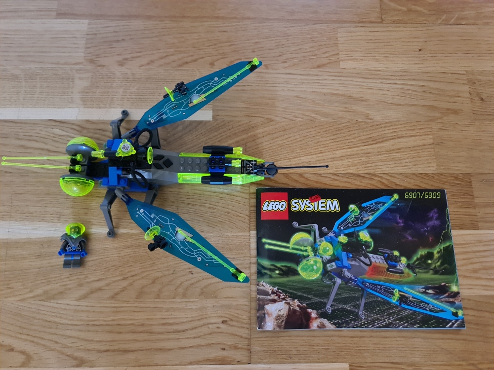 Sett 6907/6909 fra Lego Space : Insectoids serien.
Meget pent.
Komplett med manual.
Testet og fungerer.