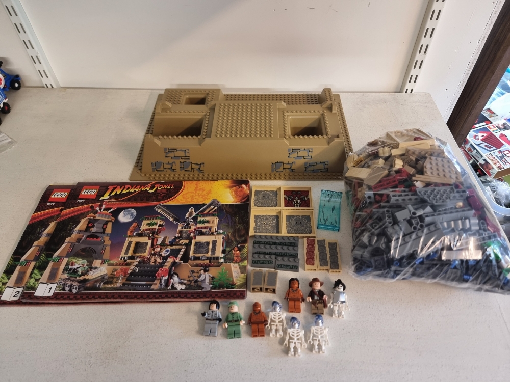 Sett 7627 fra Lego Indiana Jones : Kingdom of The Crystal Skull serien.
Meget pent.
Komplett med manualer.