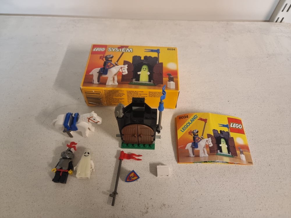 Sett 6034 fra Lego Castle : Black Knights serien.
Meget pent.
Komplett med manual og eske.