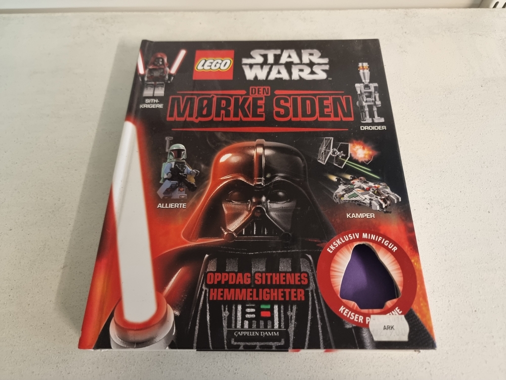 Star Wars - The Dark Side (Hardcover)
Pen bok. Uten figur. Norsk utgave.
