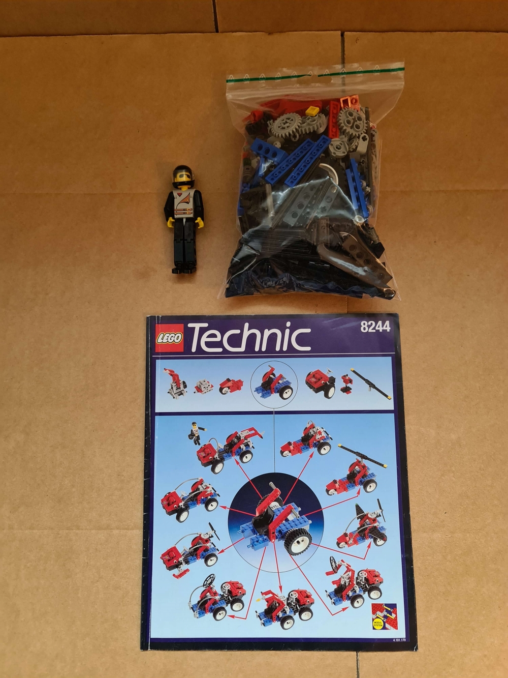 Sett 8244 fra Lego Technic serien.
Flott sett.
Komplett med manual.
