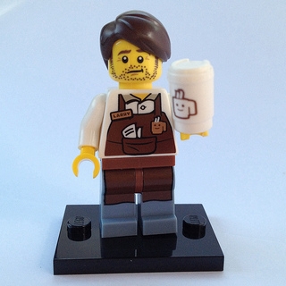 Larry the Barista, The LEGO Movie (Complete Set with Stand and Accessories)
Komplett i god stand.