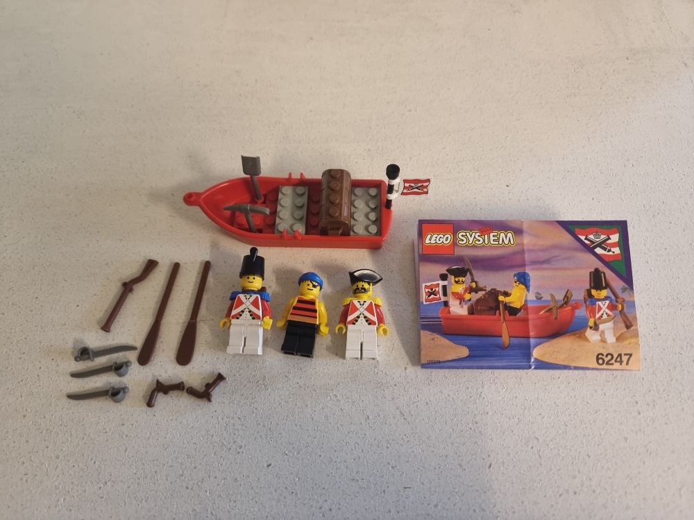 Sett 6247 fra Lego Pirates : Pirates I serien.
Bortimot perfekt sett.
Komplett med manual.