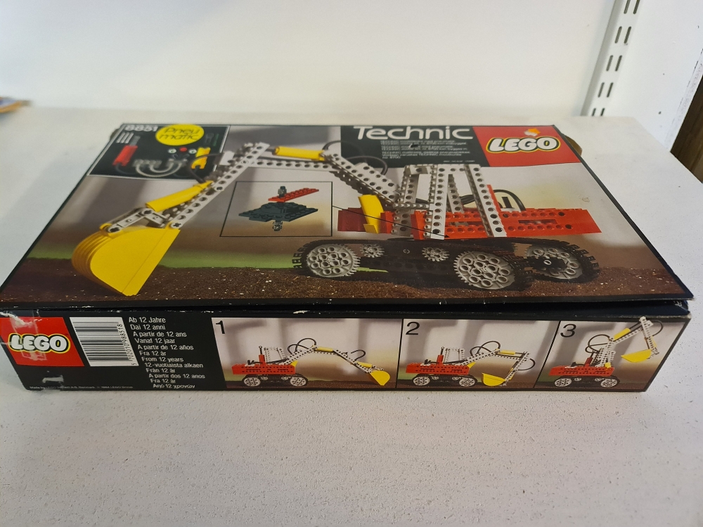 Sett 8851 fra Lego Technic serien.
Nydelig sett. Komplett med manual og eske
Settet har ingen misfarging , kun litt støv.