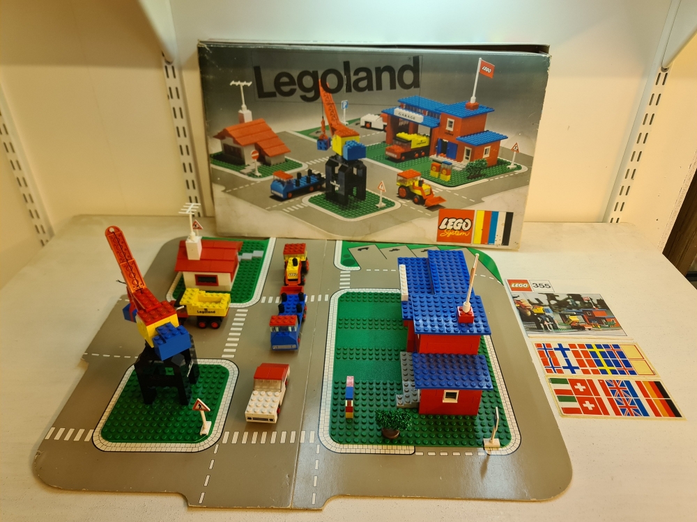 Sett 355 fra Lego Legoland serien.
Veldig fint sett.
Komplett med manual og eske.