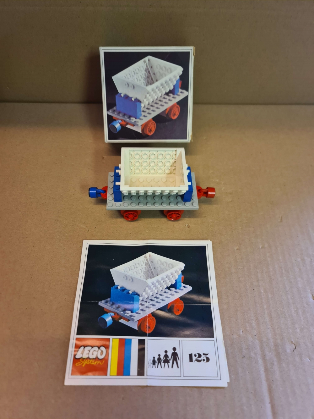 Sett 125 fra Lego Train : 4.5V serien.
Pefekt stand. 
Komplett med manual og eske.