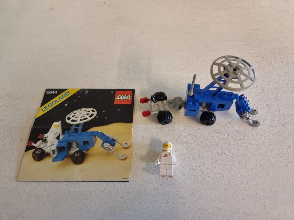 Sett 6844 fra Lego Classic Space serien.
Pent sett. Enkelte bruksmerker vil forekommer.
Komplett med manual.