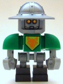 Aaron Bot - Green Shoulders, Flat Silver Helmet
Komplett i god stand.