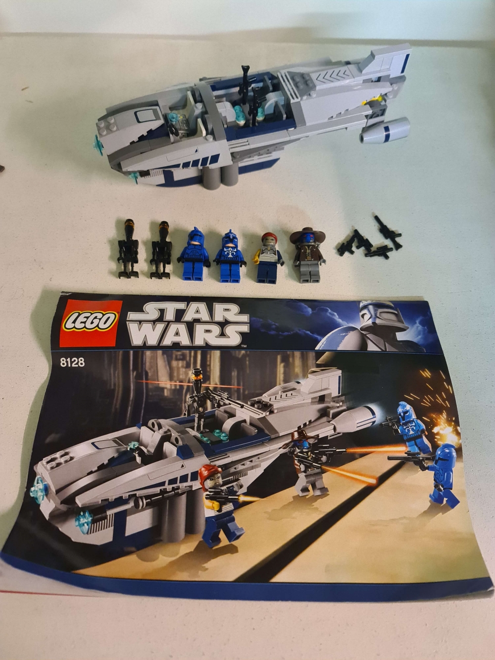 Sett 8128 fra Lego Star Wars: The Clone Wars serien. Meget pent. 

Komplett med manual. (Cad Bane mangler pustemaske på bildet men denne er med