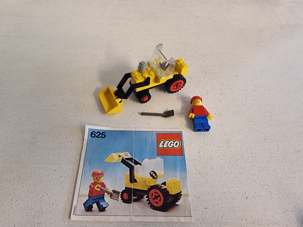 Sett 625 fra Lego Classic Town serien.
Pent sett. Noe bruksmerker.
Komplett med manual.