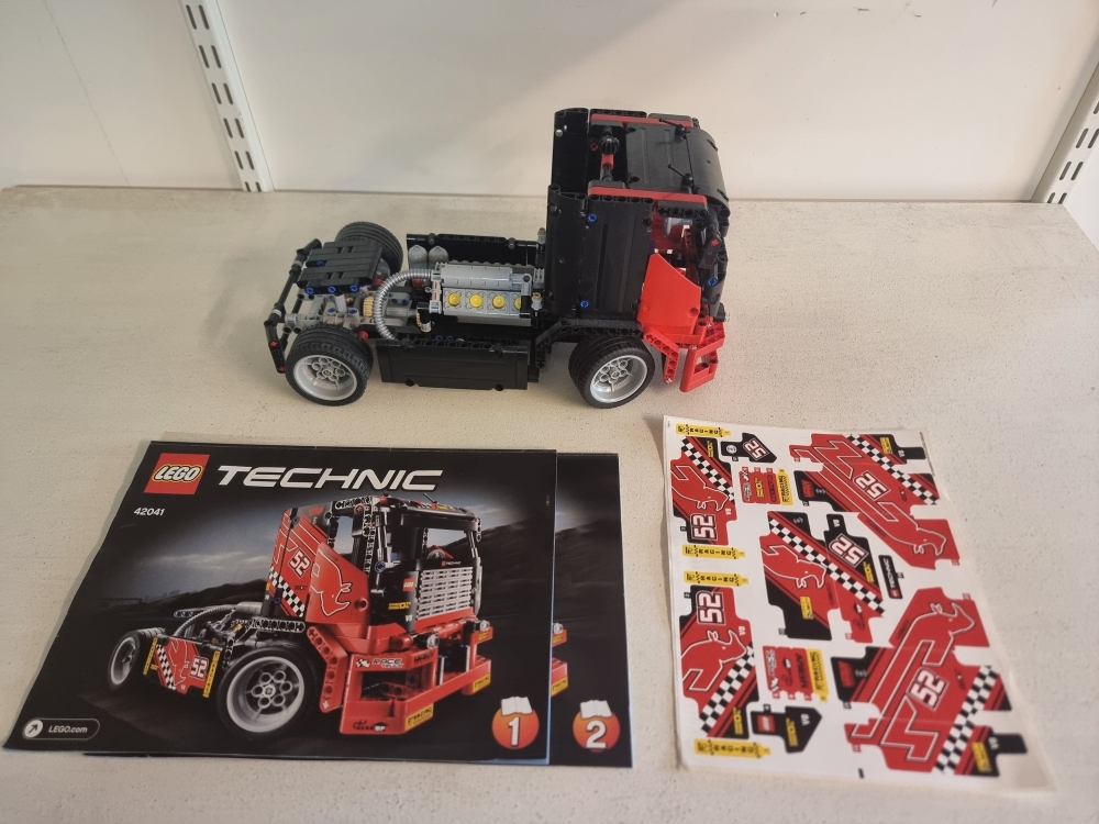 Sett 42041 fra Lego Technic serien.
Som nytt.
Komplett med manualer og ubrukte klistremerker.
