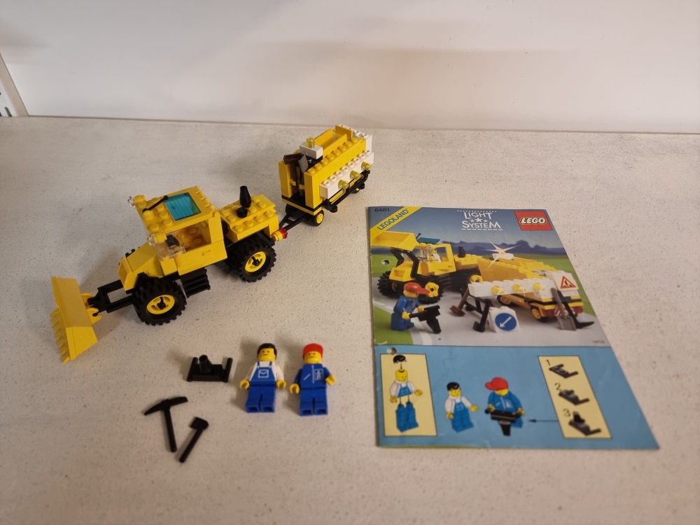 Sett 6481 fra Lego CLassic Town : Sound & Light serien.
Meget fint sett.  Bortimot mint tilstand.
Komplett med manual. 