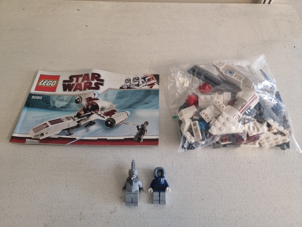 Sett 8085 fra Lego Star Wars: The Clone Wars serien.

Pent sett.
Komplett med manual.