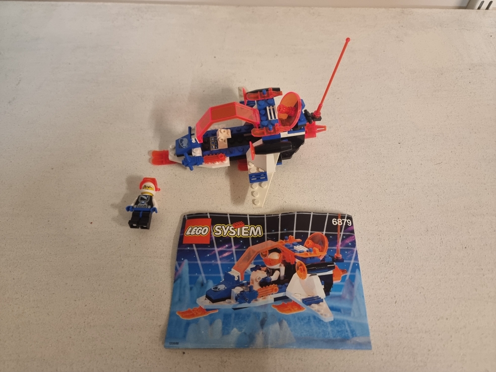 Sett 6879 fra lego Space: Ice Planet serien.
Fint sett. 
Komplett med manual.
