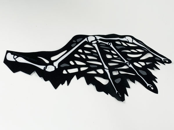 Cloth Wing Dragon Right, Tattered with Bones, Black Skin, and Dark Bluish Gray Spots Pattern
I god stand.