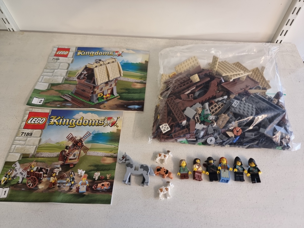 Sett 7189 fra Lego Castle : Kingdoms serien.
Som nytt.
Komplett med manualer.