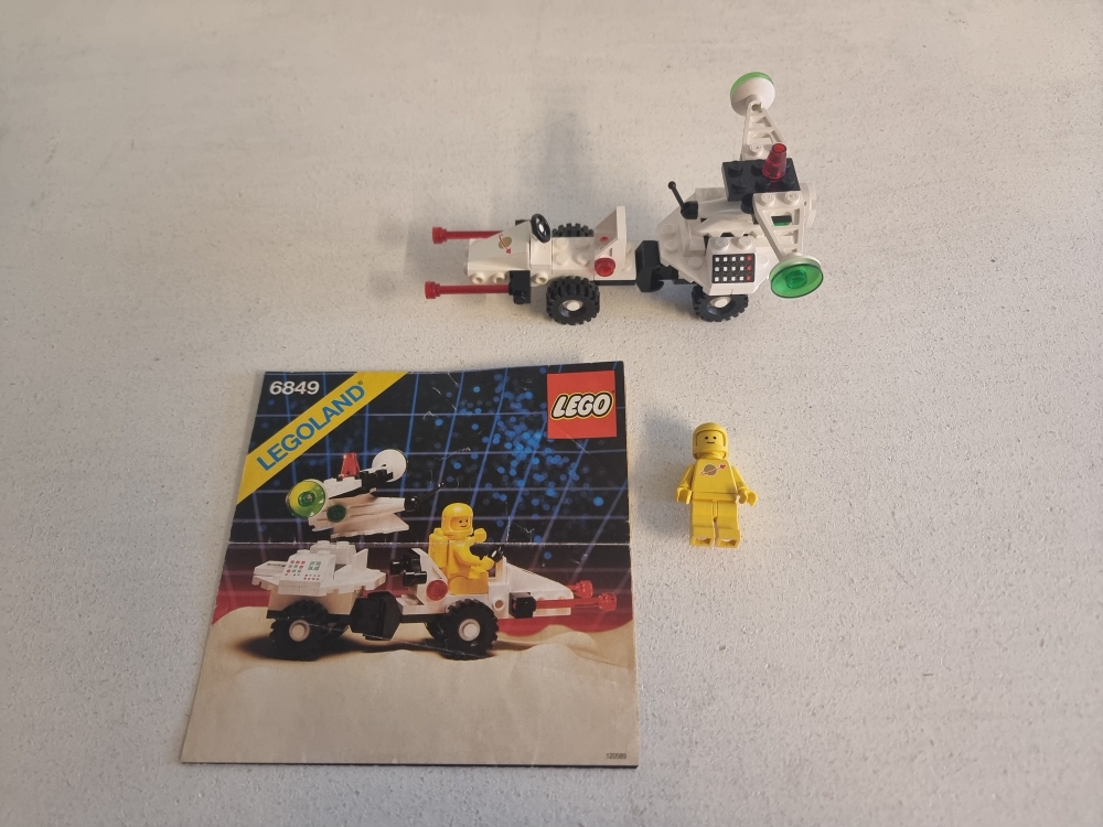 Sett 6849 fra Lego Classic Space serien.
Flott sett.
Komplett med manual.