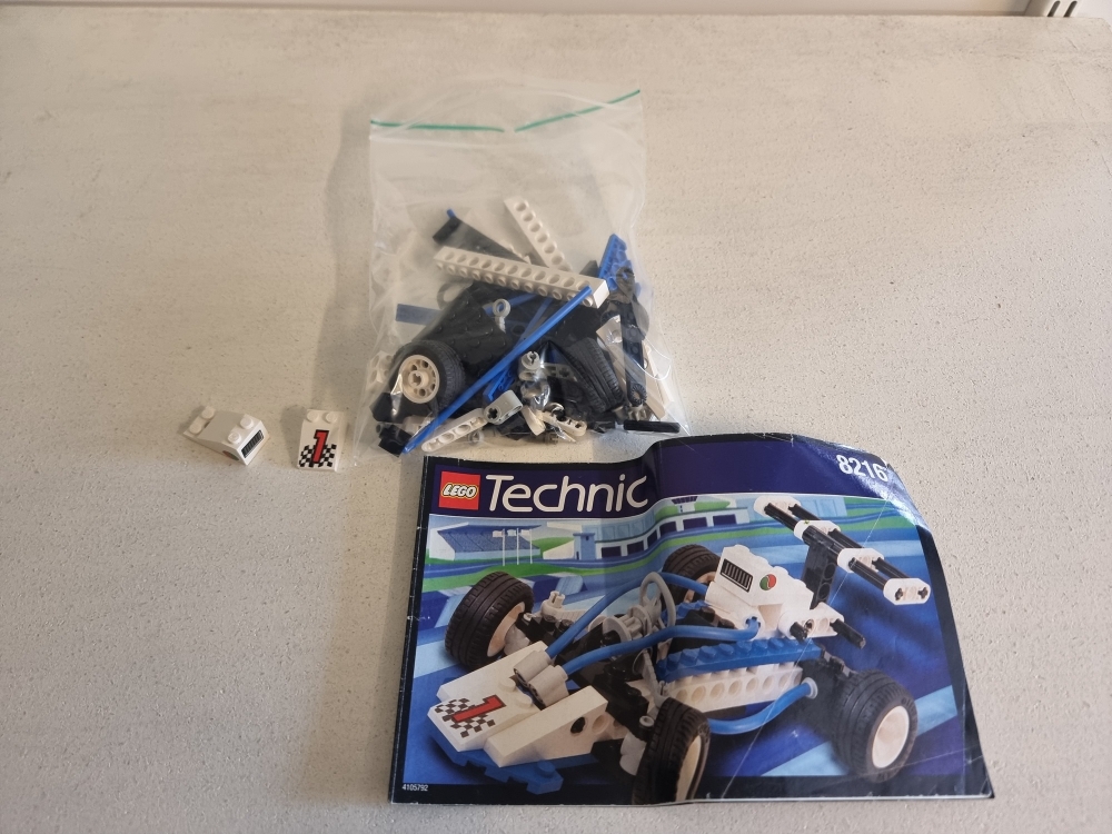 Sett 8216 fra Lego Technic serien.
Pent sett.
Komplett med manual.