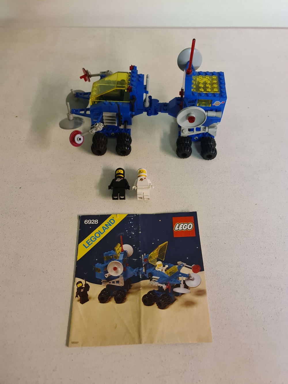 Sett 6928 fra Lego Classic Space serien.
Flott sett. Komplett med manual.