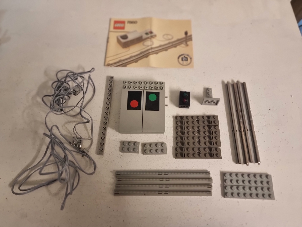 Sett 7860 fra Lego Train : 12v serien.
Meget pent sett. Komplett med manual. 
Testet og fungerer.
