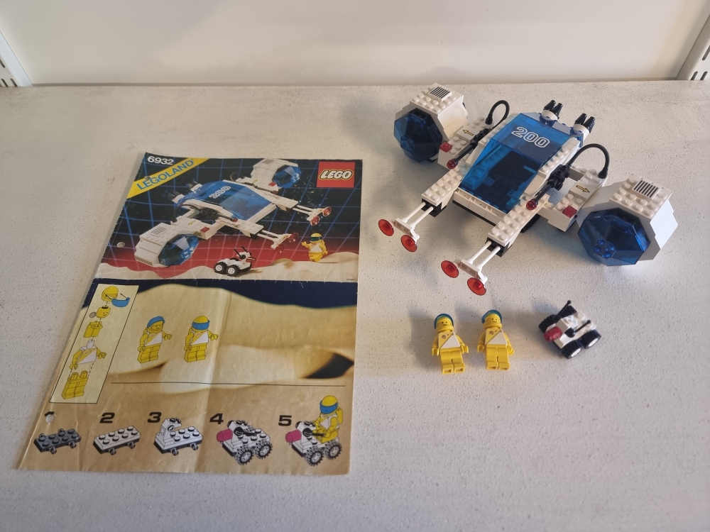 Sett 6932 fra Lego Space : Futuron serien.
Veldig fint sett.
Komplett med manual.