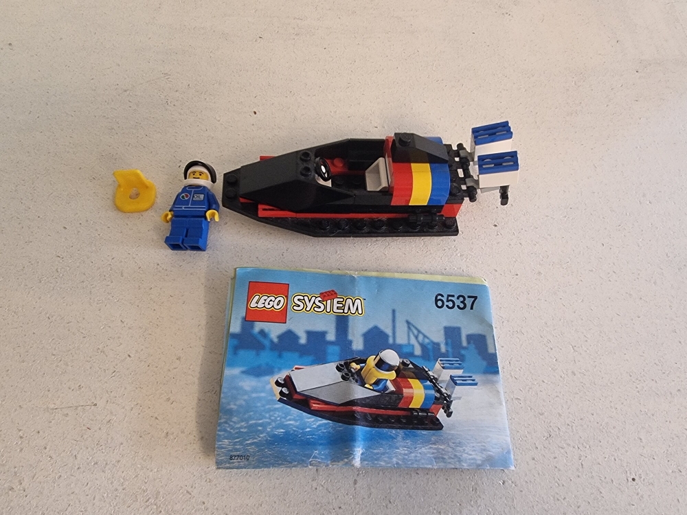 Sett 6537 fra Lego Classic Town serien.
Fint sett.
Komplett med manual.