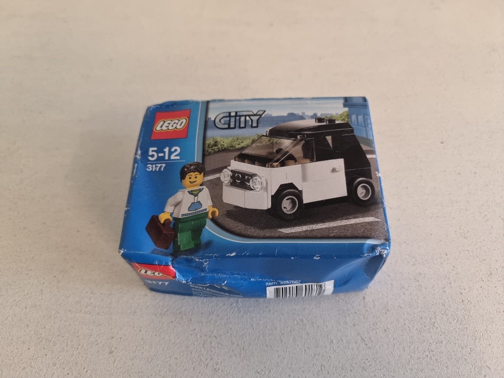 Sett 3177 fra Lego City serien.
Nytt i eske. Esken er litt ødelagt.