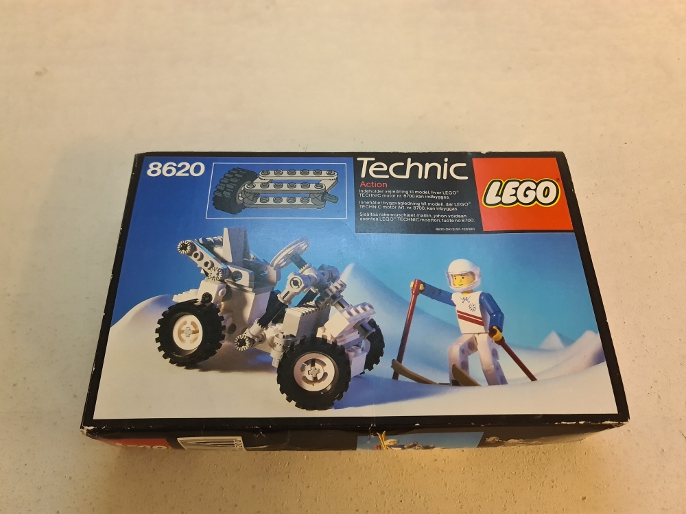 Sett 8620 fra Lego Technic serien.
Meget pent.
Komplett med manual og eske