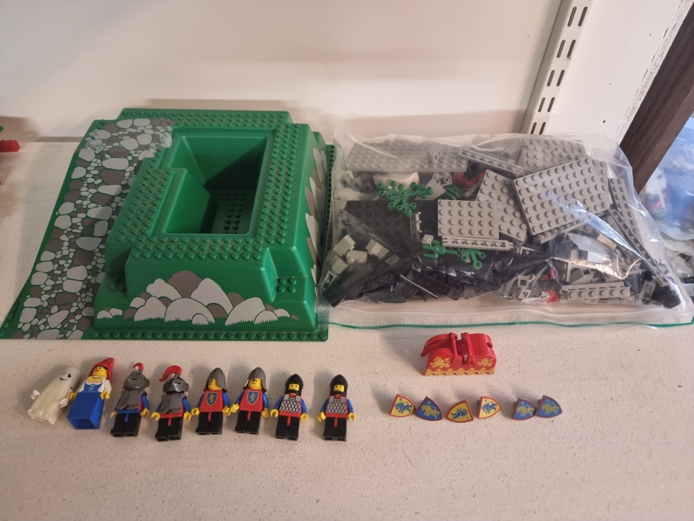 Sett 6081 fra Lego Castle : Crusaders serien.
Flott sett. Komplett uten manual.